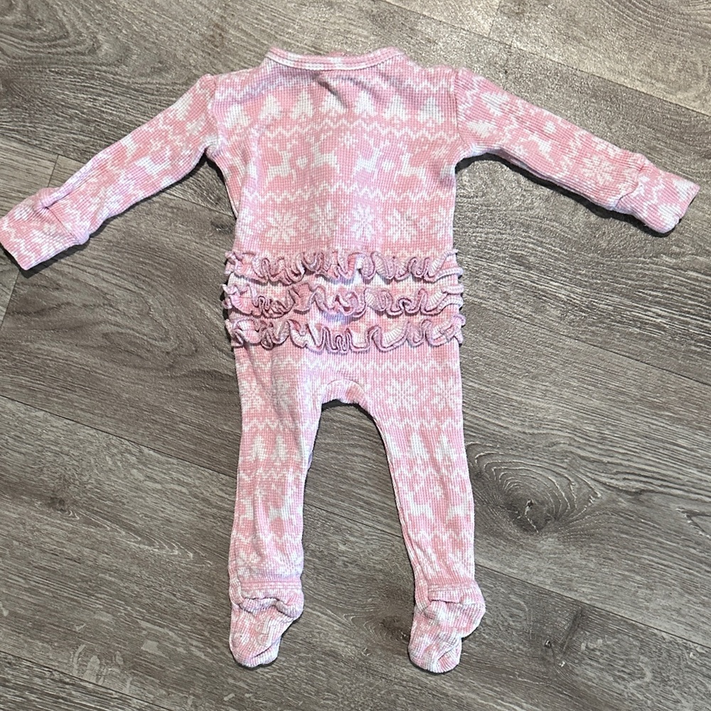 Posh Peanut Pink Patterned Ruffled Footie - Picture 2 of 3